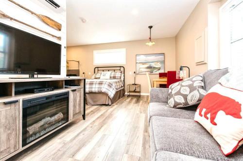 Shawnigan Lake Apartment | RainCoast Retreat at Shawnigan Lake!