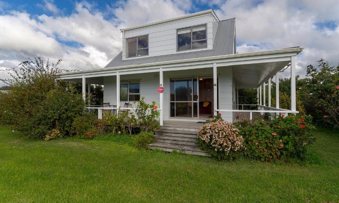 Taipa House | Raines Retreat - Taipa Beach Bach