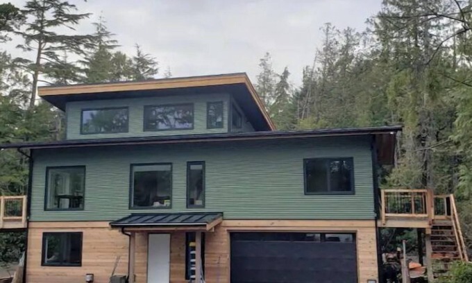 Ucluelet Bed & Breakfast | Rainforest Lane Loft suite