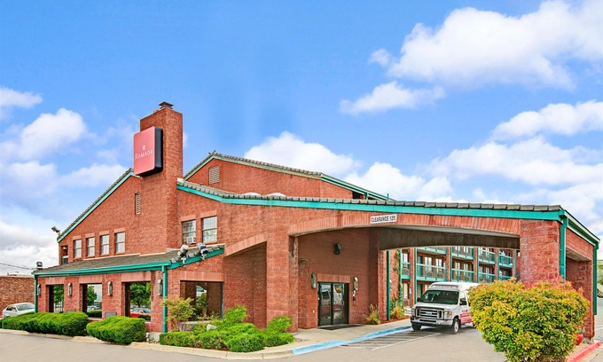 Albuquerque Hotel | Ramada by Wyndham Albuquerque Airport