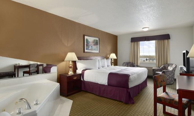 Red Deer Hotel | Ramada by Wyndham Red Deer Hotel & Suites