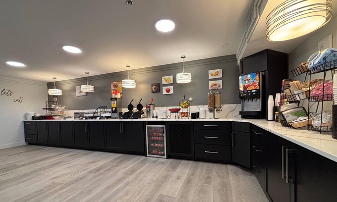 Springfield Hotel | Ramada by Wyndham Springfield North