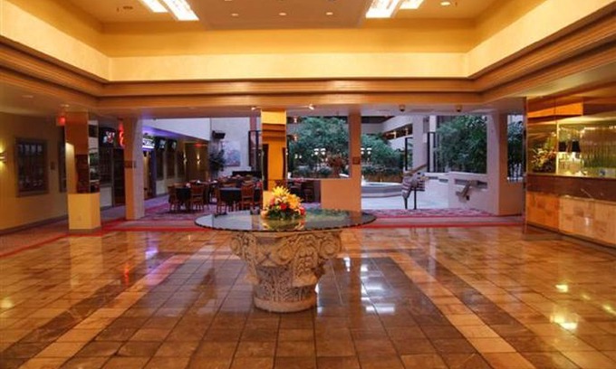 Tucson Hotel | Ramada by Wyndham Viscount Suites Tucson East
