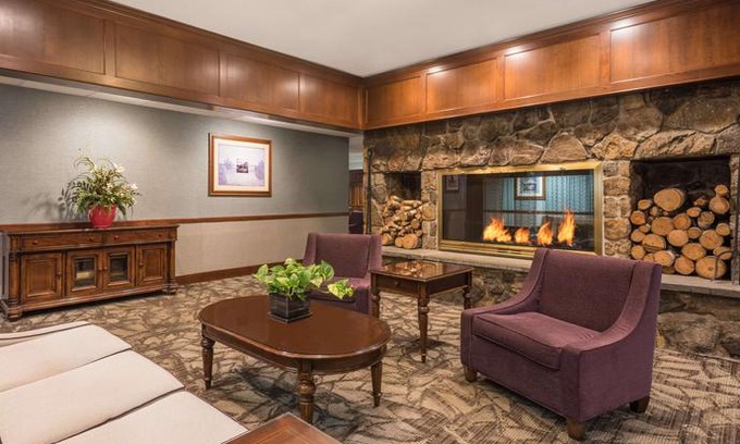 Nasons Corner Hotel | Ramada Plaza by Wyndham Portland