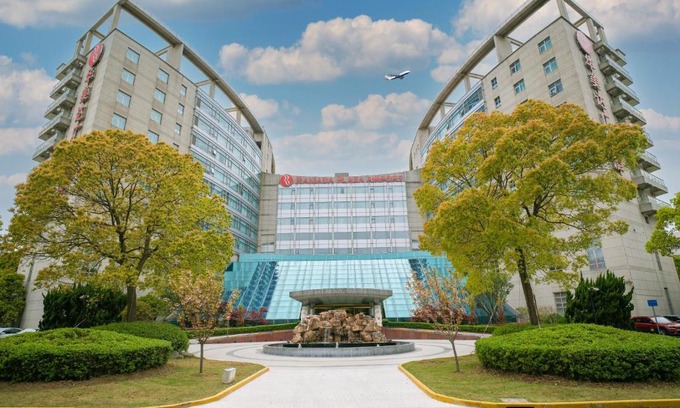 Pudong Hotel | Ramada Plaza Shanghai Pudong Airport - 3 mins to PVG depature floor & check entrance with hotel shuttle