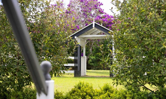 Witta House | Rambling Roses