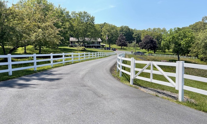 Defiance House | Ranch home overlooking scenic mountains close to Raystown Lake Resort & Marina
