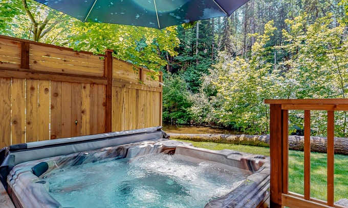 Mason County House | Rare, dog-friendly riverfront retreat with hot tub access plus kayaks & AC