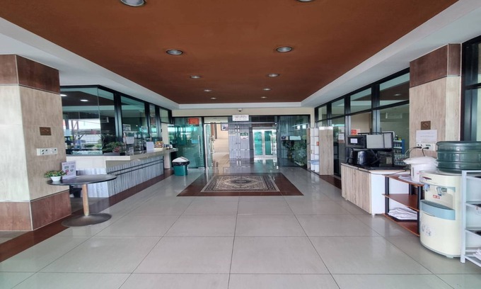 Ang Thong Hotel | Ratchapruek DC Resort Angthong