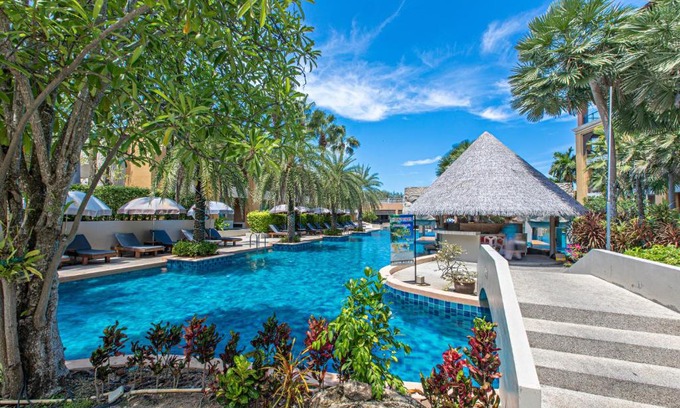 Rawai Resort | Rawai Palm Beach Resort - SHA Extra Plus