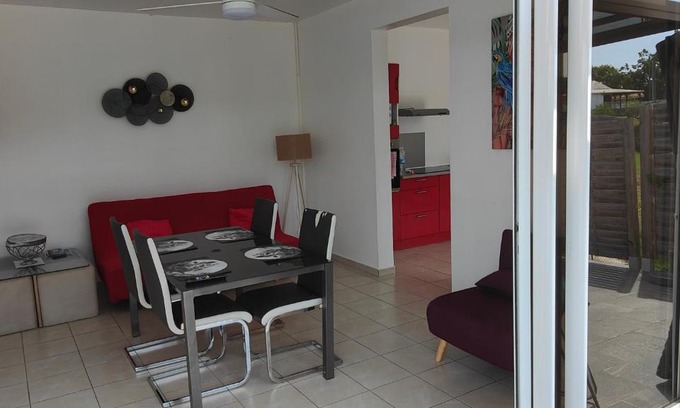 Sainte-Anne Villa | Rayon de soleil bas de villa