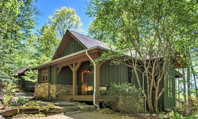 Sylva House | Reach Retreat Cabin in Balsam Mountain Preserve