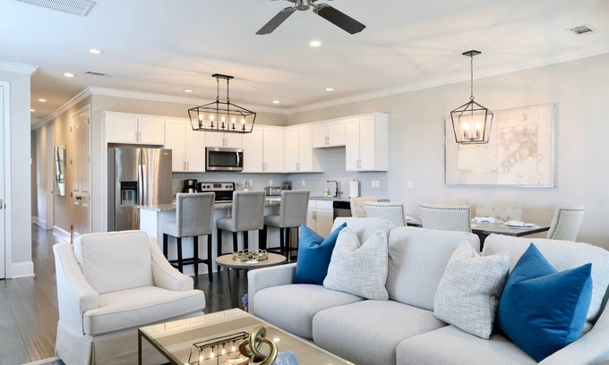 Oxford House | Rebel Roux - Elegant Southern Getaway + Loft