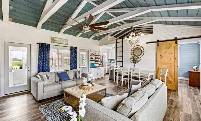 Freeport House | RECENTLY UPDATED Beautiful Ocean/Bay View Surfside Retreat - short walk to Beach