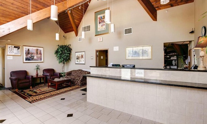 Cedar Knolls Hotel | Red Carpet INN Whippany