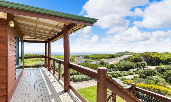 Gnarabup House | Red Door - Enjoy Exclusive Front Row Sunsets from the Balcony & Walks to the Surf in Gnarabup