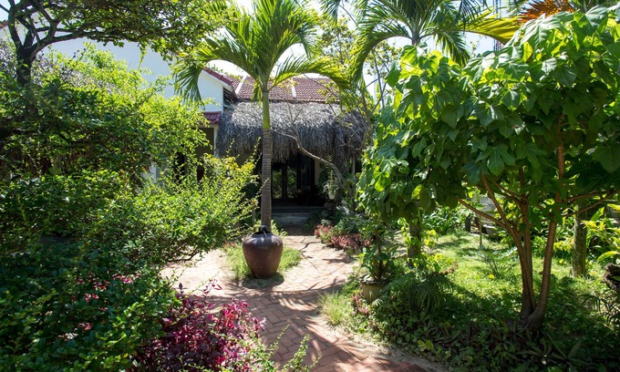 Cam An Bed & Breakfast | Red Flower Cottages Homestay