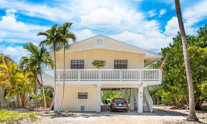 Cutthroat Harbor Estates House | Red Grouper Getaway