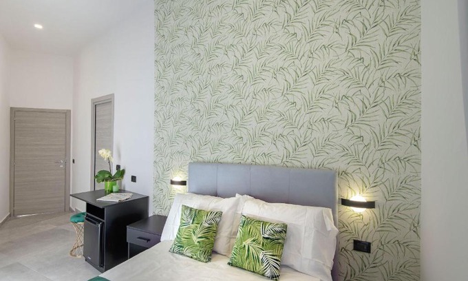 Naples City Centre House | Red Queen Naples