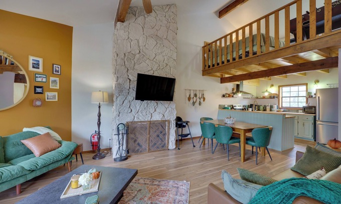 Red River House | Red River Home w/Ski Slope, Mtn & River Views!