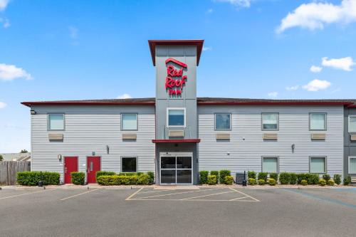 Broadmoor Hotel | Red Roof Inn Baton Rouge