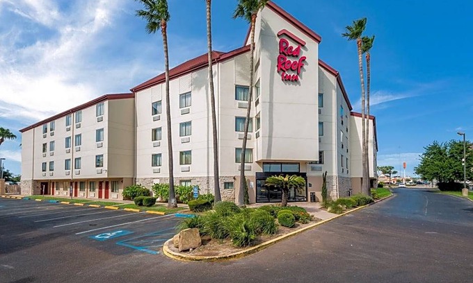 Bonanza Hotel | Red Roof Inn Laredo