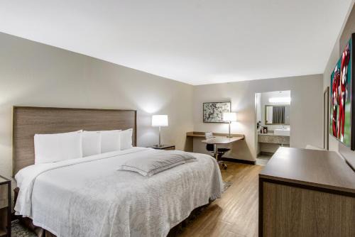 Addison Hotel | Red Roof Inn PLUS+ Dallas - Addison