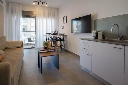 Eilat Apartment | Red Sea Beauty by G&P Suites