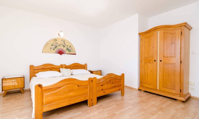 Kuciste Apartment | Red two floor apt in Perna,sea view