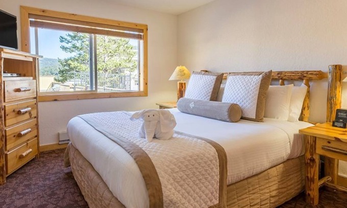 Olympic Valley Condo | Red Wolf Lodge at Palisades Ski Resort