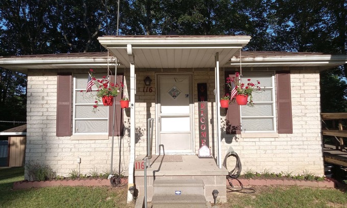 Cadiz House | Redbird Hideaway Close to OHV Turkey Bay, Fishing Huntingn4.5 mi to LBL Entrance