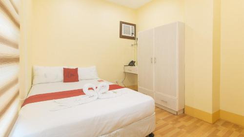 Jaro Hotel | RedDoorz at Casa Barcelona Condotel