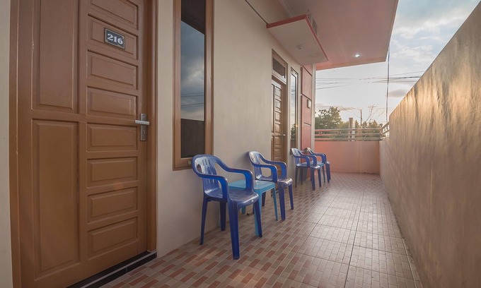 Banjarbaru House | RedDoorz Plus near Syamsudin Noor Airport 3