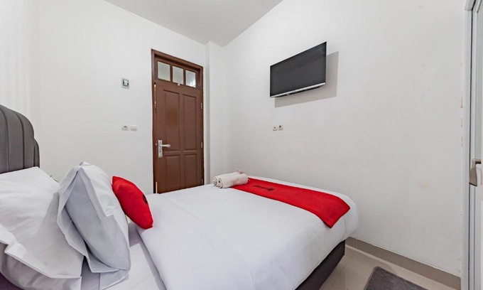 Bogor Tengah Hotel | RedDoorz @ Suryakencana Bogor