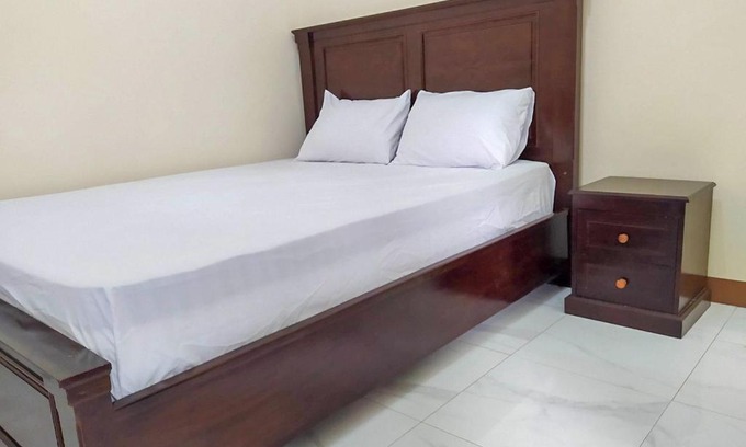 Promong Hotel | RedDoorz Syariah near Exit Tol Pemalang