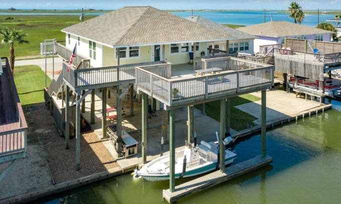 San Luis House | Reel Livin' Coastal Style