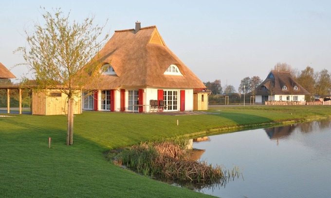 Fuhlendorf House | Reetdachhaus am Bodden mit Sauna