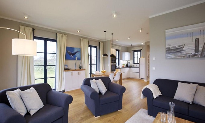 Dranske House | Reetland am Meer - Superior Reetdachvilla mit 2 Schlafzimmern F01