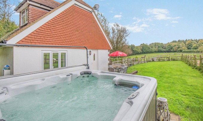 Battle Cottage | Reeves Place - UK48165