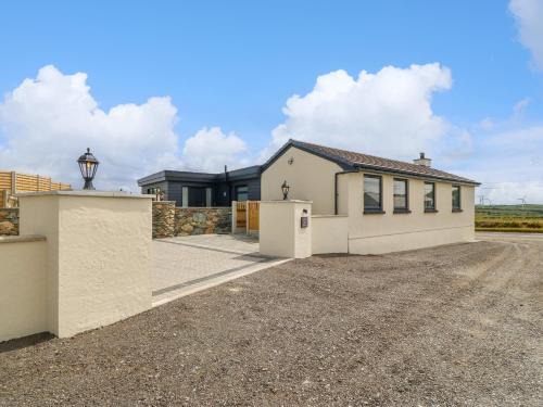 Amlwch House | Refail Fach
