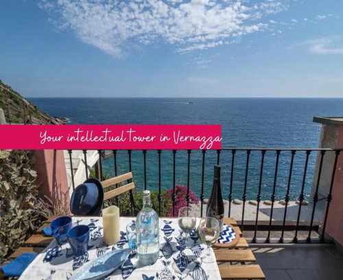 Vernazza Apartment | Refilea Sea View Tower Villa