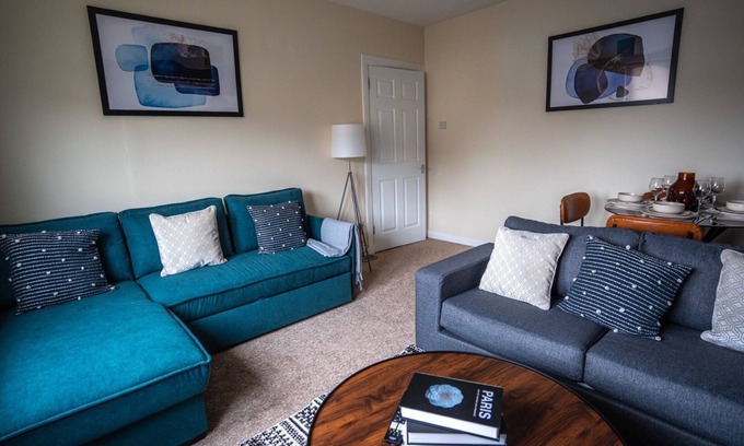 Shotts Apartment | Refreshing Modern Apartment in North Lanarkshire