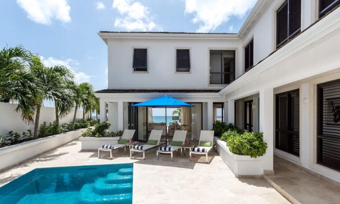 Prospect House | Reigate Villa by The Villa Life