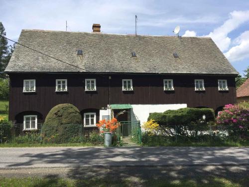 Frydlant House | Rekreacni dum s velkou zahradu a venkovnim bazen