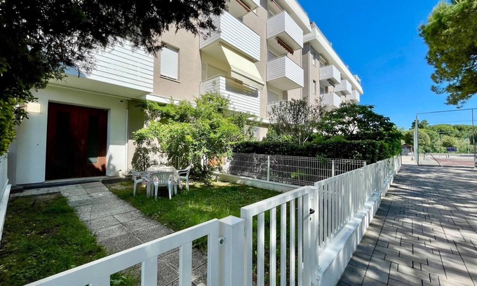Porto Santa Margherita Apartment | Relax and enjoy a garden and pool