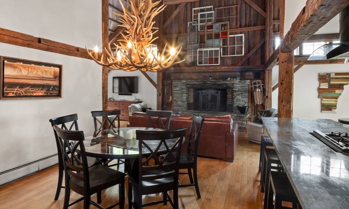 Warren Condo | Relax and Recharge: Farmhouse Condo with Hot Tub in Sugarbush Paradise