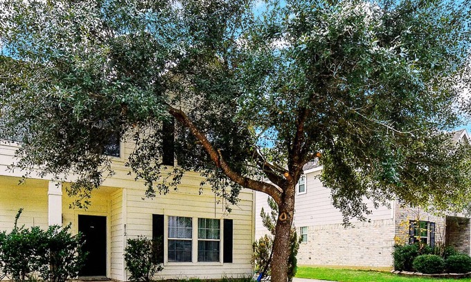 Conroe House | Relax and Unwind at Our 7BR Oasis!