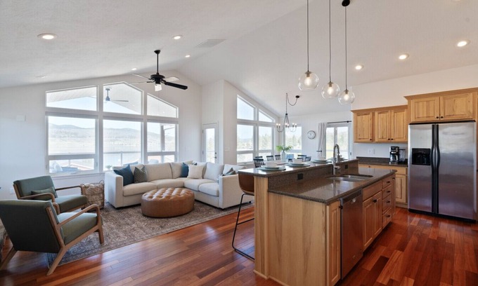 Davenport House | Relax at Friday Bay Retreat With Beautiful Lake Views .25 miles to Lake Trail