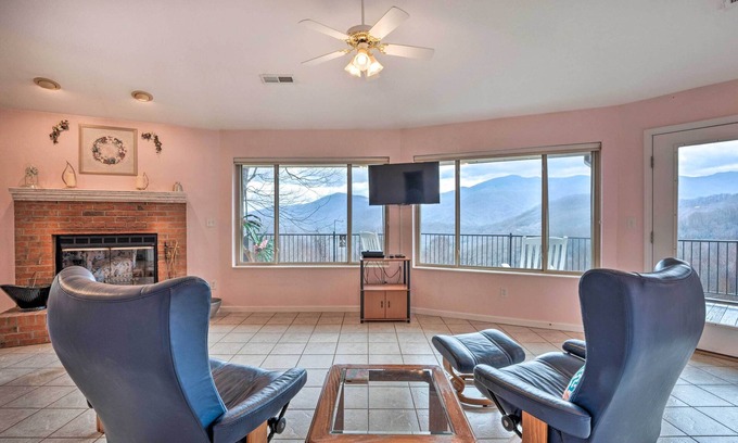 Burnsville Apartment | Relax Fireside! Burnsville Apt 24 Mi to Ski Resort
