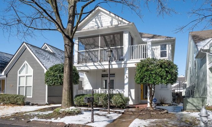 Memphis House | Relax in a Spacious 3 Bedroom + Office- Mud Island/Downtown